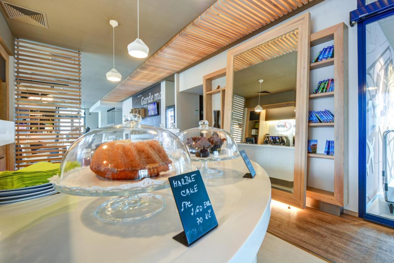 Holiday Inn Prague Airport By Ihg Экстерьер фото